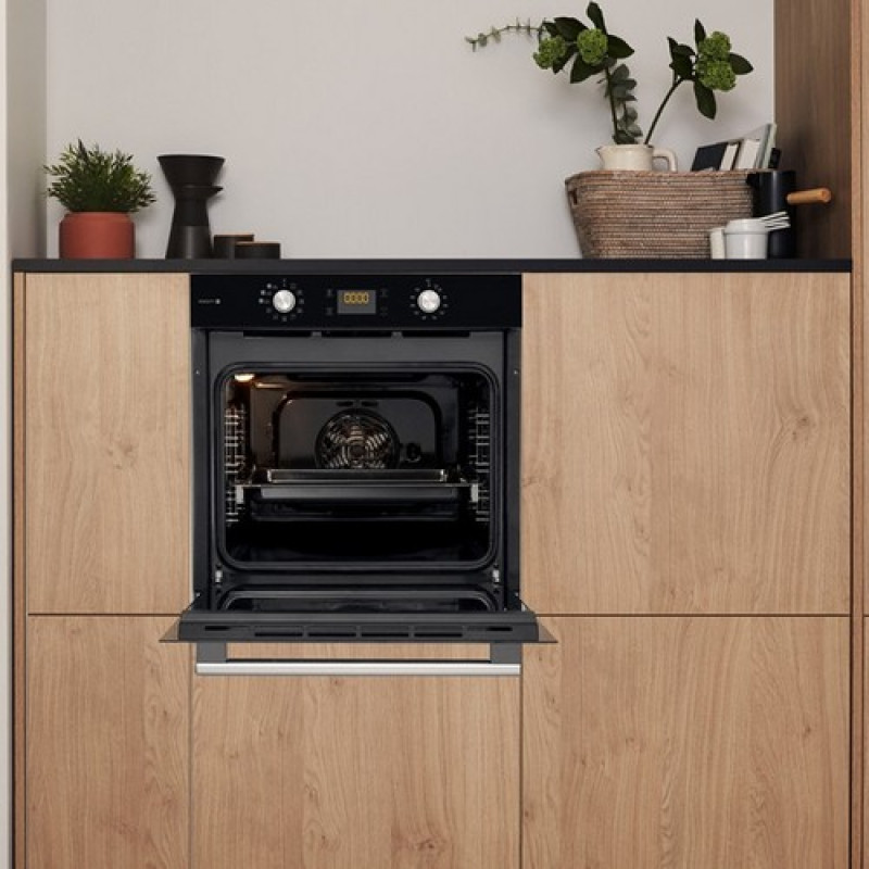 Духова шафа HOTPOINT ARISTON FA3841HBLHA