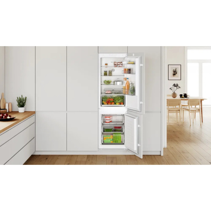 Холодильник  BOSCH KIN86NSE0
