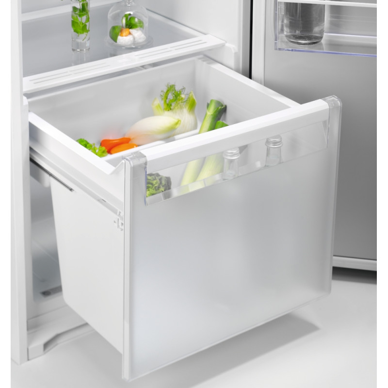 Холодильник  ELECTROLUX ERD6DE18S4